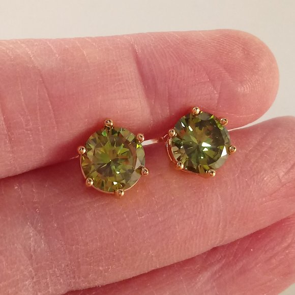 18K Yellow Gold Filled 8mm Solitaire Peridot Green Diamond Zircon Stud Earrings - Picture 6 of 6